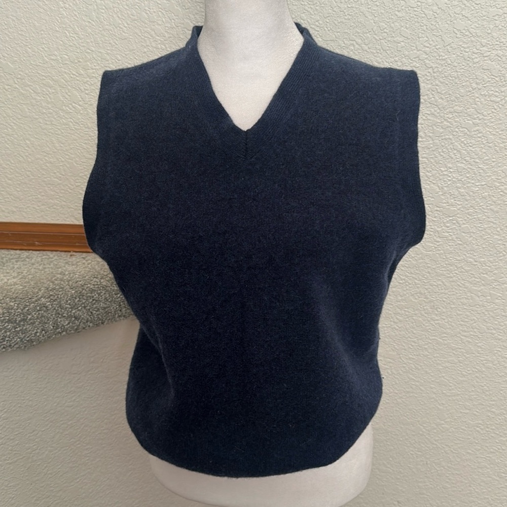 GAP size medium navy blue wool v neck vest